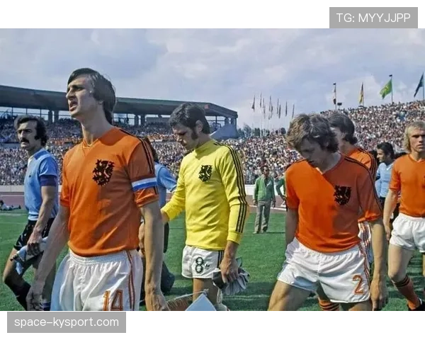 巴塞罗那足球博物馆开设特展，回顾克鲁伊夫“梦一队”的全攻全守哲学