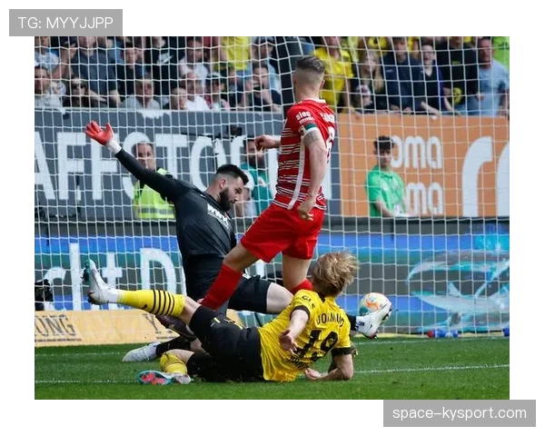 半场战报:奥格斯堡1-0领先波鸿,贝廖点射破门 半场战报:奥格斯堡1-0领先波鸿,贝廖点射破门